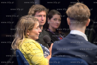 Spotkanie "Wojna obok nas. Historie odwagi, krzywdy,...