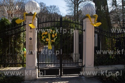 Wielkanocne ozdoby na bramie willI Kirsch, przy ul...