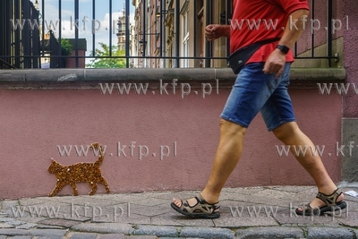 Bursztynowy kot przy ulicy Mariackiej w Gdańsku. autorstwa...
