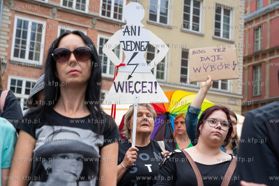 Gdańsk, okolice Dworu Artusa. Ani Jednej Więcej!...