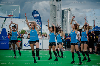 Gdynia. Skwer Kosciuszki. Wielki Mecz Koszykowki pomiedzy...