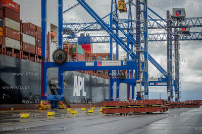 Gdansk. Terminal kontenerowy DCT. Kolejne zawiniecie...