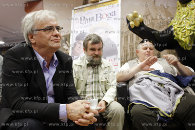 Galeria Baltycka. Spotkanie w EMPIK-u,  z aktorami...