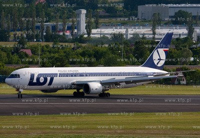 Gdansk, Rebiechowo. Nz. Boeing 767-300ER linii LOT...