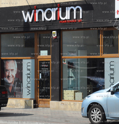 Winarium. Marek Kondrat i Syn sklep przy ulicy Swietojanskiej...