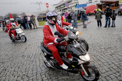 IX Zlot Mikolajow na Motocyklach w Trojmiescie. Na...