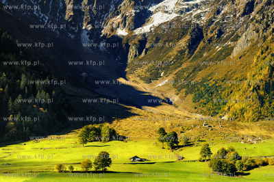 Szwajcaria, Guttannen, Berno. Jesienne Alpy w okolicy...