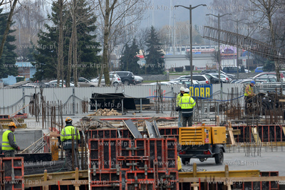 Gdynia. Na terenie sasiadujacym z apartamentowcem Sea...