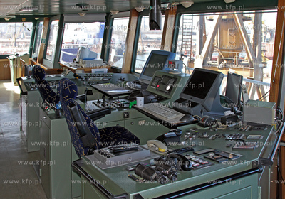 Kontenerowiec Zeglugi Gdanskiej Corina w porcie gdanskim....