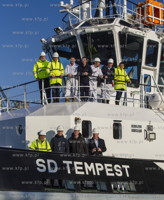 SD Tempest, holownik typu RotorTug z trzema pędnikami...