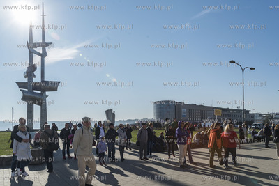Gdynia. Zacumował przy nabrzeżu Pomorskim, w miejscu...