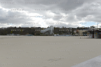 Gdynia w czasie epidemii koronawirusa COVID-19. Zamkniete...