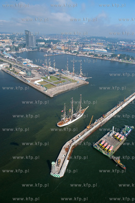 Tall Ships' Races 2009 w Gdyni z lotu ptaka. Zlot Wielkich...