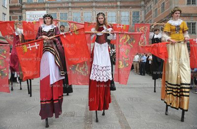 Uroczysta parada z okazji Swieta Miasta. Wjazd krola...