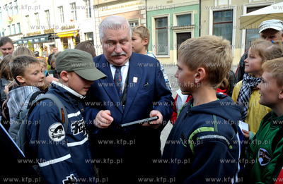 Gdansk, Dlugi Targ. Pamiatkowe zdjecie uczniow szkoly...