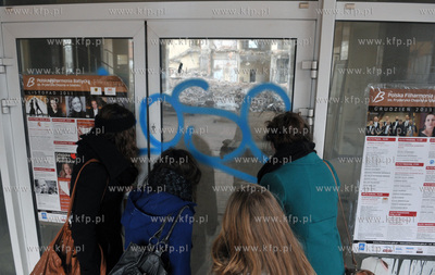 Wyburzanie dawnego Domu Towarowego PDT a obecnie Galerii...