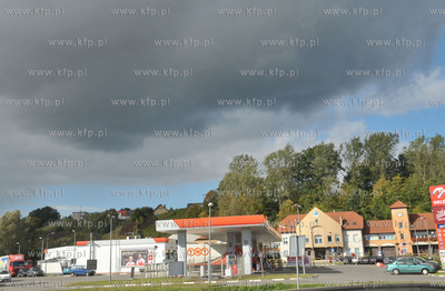 Zukowo. Stacja benzynowa Orlen. 28.09.2012 Fot. Maciej...