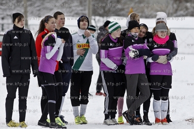 Gdansk Zaspa. Pilkarski turniej dzikich druzyn Do przerwy...
