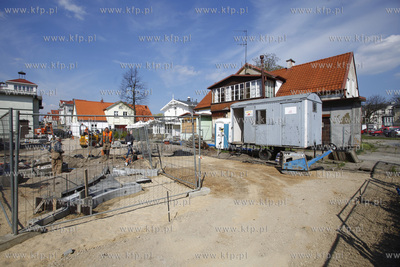 Rewitalizacja placu na zapleczu klubu Spatif w Sopocie.
22.04.2014
fot....