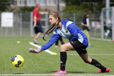 Gdansk Zaspa. Pilkarski turniej dzikich druzyn Do przerwy...