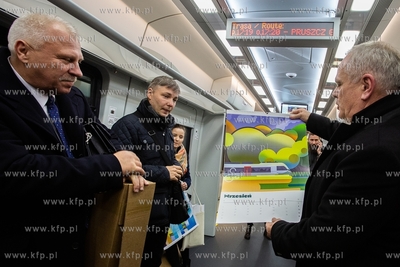 Gdynia - Gdańsk Wrzeszcz, Przejazd nowym pociągiem...