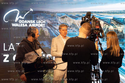 Port Lotniczy Gdańsk im. Lecha Wałęsy. Nz. Konferencja...