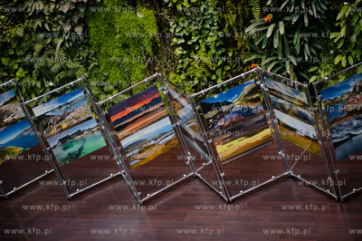 Gdansk. Galeria Przymorze. Wystawa zdjec fotografa...