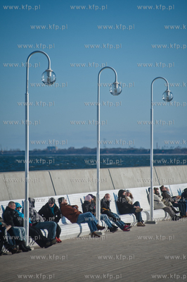 Sopot. Sloneczne niedzielne popoludnie na molo. 
03.03.2013
fot....