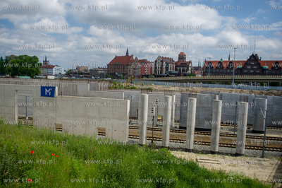 Gdansk. Budowa kompleksu uslugowo - handlowego Forum...