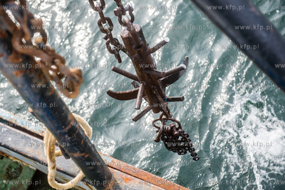 Morze Bałtyckie. Rybacy z Władysławowa, z kutra...