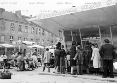 Smazalnia ryb na Targu Węglowym w Gdansku.
20.07.1965
0003356z_lipiec1965
Fot....