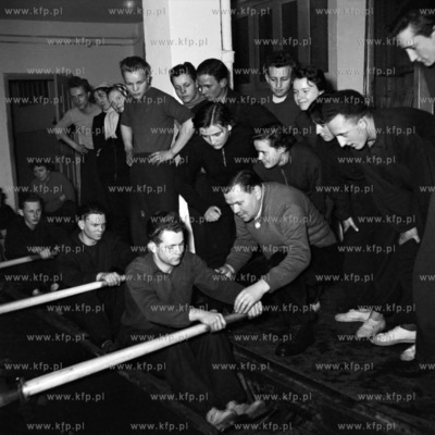 Trening druzyn wioslarskich. (lata60). 1961 0007981z...