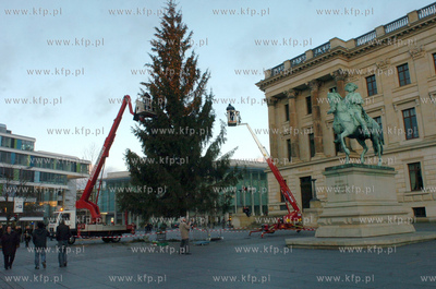 Na Placu Zamkowym w Braunschweigu /Niemcy/, ustawiono...