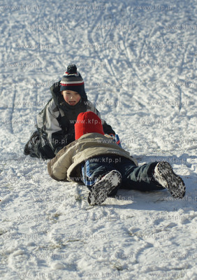 Gdansk-Suchanino. Zimowe szalenstwo na sankach.
Nz....