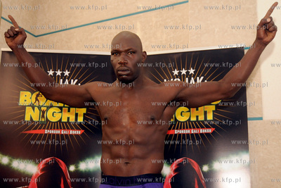 Urzad Miasta Gdyni. Konferencja prasowa i wazenie zawodnikow...