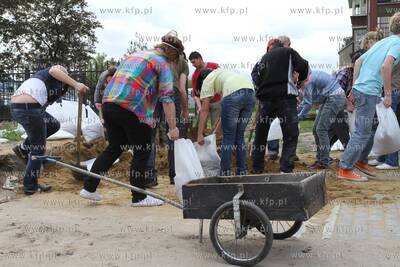 Ok. godz. 11 do Tczewa dotarla fala kulminacyjna. Poziom...