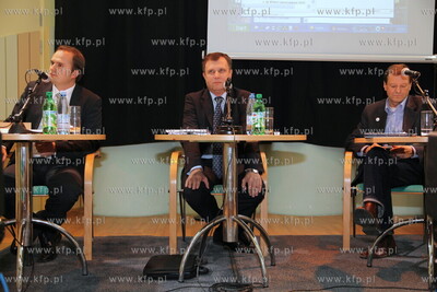 Studio Radia Gdansk. Debata kandydatow na prezydenta...