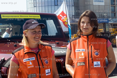 Gdynia, Skwer Kosciuszki. Ewa Micinska i Beata Szadziul...