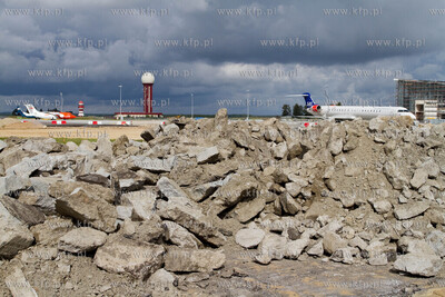 Rozbudowa Portu Lotniczeo Gdansk im Lecha Walesy.
Nz....