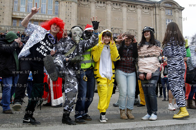 Przed Muzeum Narodowym w Szczecinie, na Wałach Chrobrego...