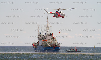 Gdynia ,akwen miedzy wejsciem poludniowym Portu Gdynia...