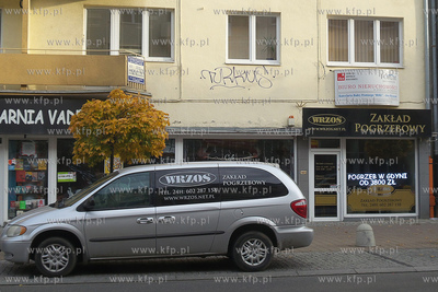 Zaklad pogrzebowy na ul. Swietojanskiej w Gdyni reklamuje...