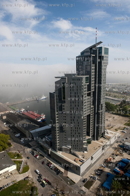 Gdynia we mgle 19.05.2009 fot. Kacper Kowalski / KFP...