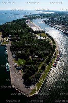 Westerplatte, oraz wejscie do Portu Gdansk, widziane...