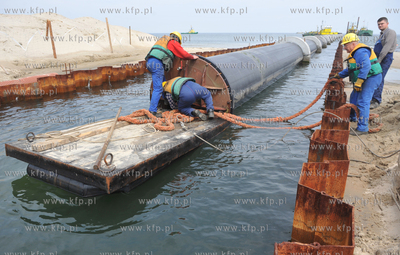 Prace przy budowie wylotow sopockich potokow w glab...