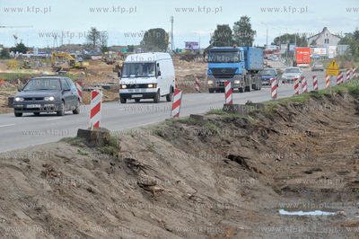 Budowa wezla drogowego Karczemki w Gdansku i trasy...