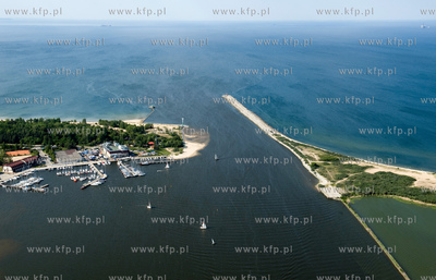 Gdansk z lotu ptaka. Ujscie Wisly Smialej do morza....