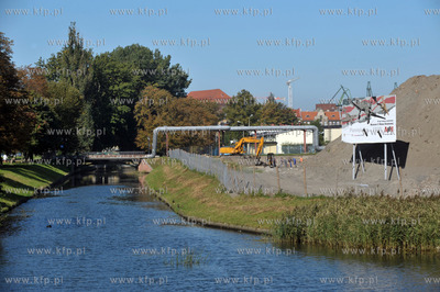 Budowa Muzeum II Wojny Swiatowej na ul. Walowej nad...