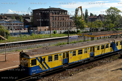 Wyburzanie stoczniowych budynkow przy ul. Jana z Kolna.
06.09.2012...