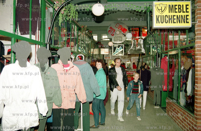 Centrum handlowe "Sukces- Bis" przy Partyzantow w Gdansku...